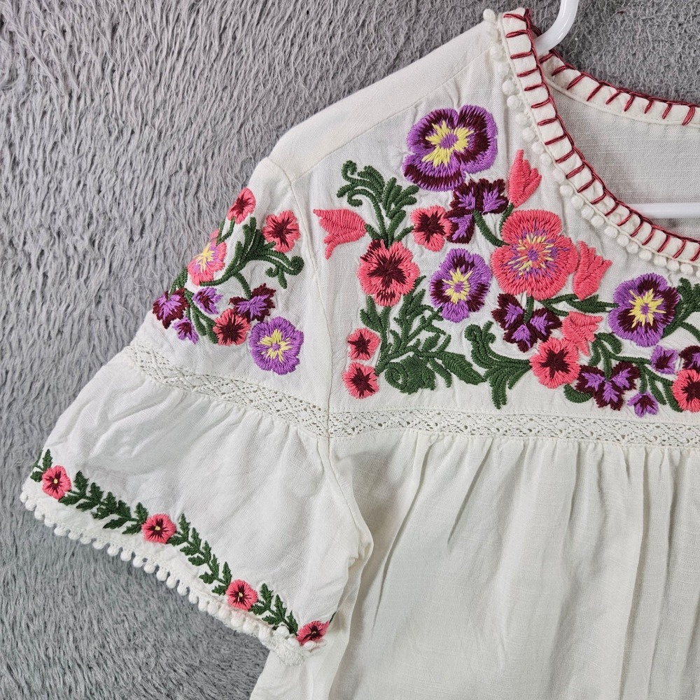 Caslon Womens XS Embroidered Floral Boho‎ Blouse White Short Sleeve Pom Pom Trim - Picture 2 of 9